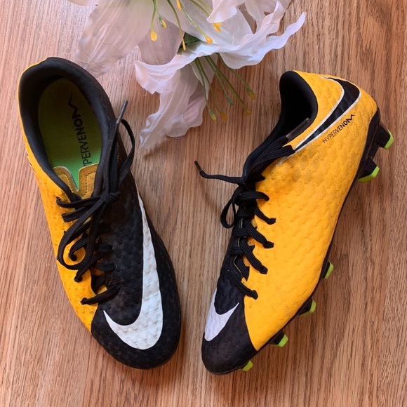 mercurial hypervenom